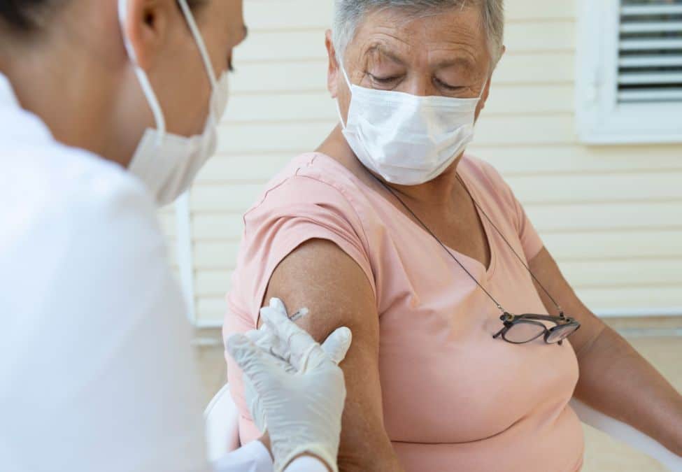 Vacunas para adultos mayores de 60 años
